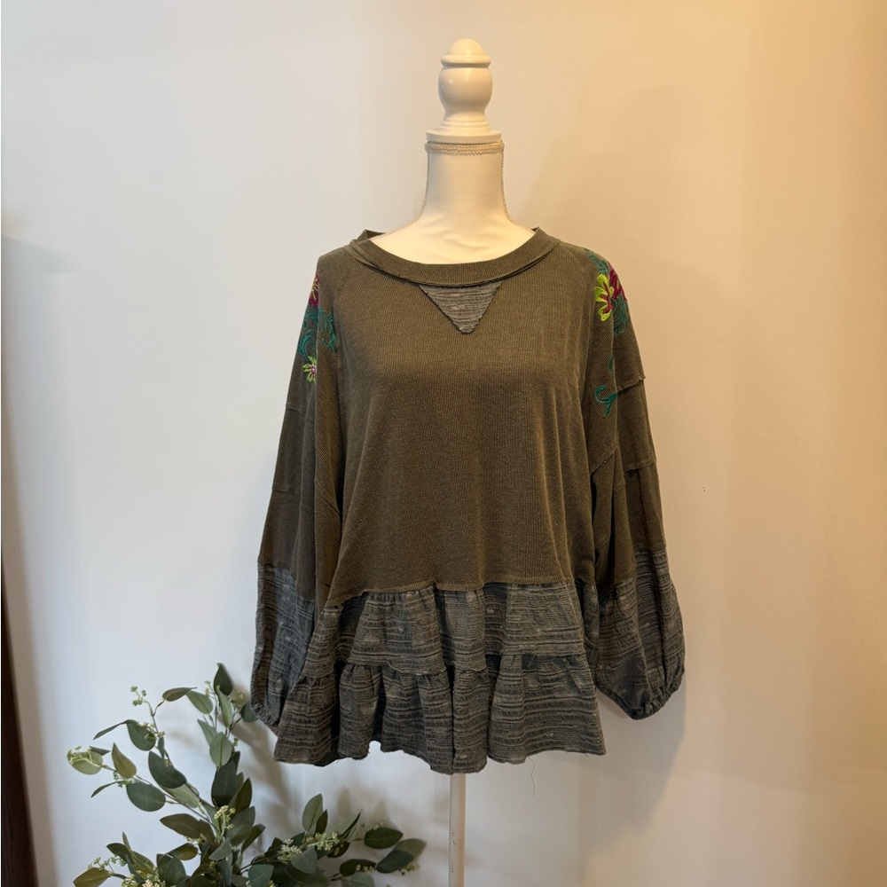🩶 POL Grey Embroidered Blouse 🩶